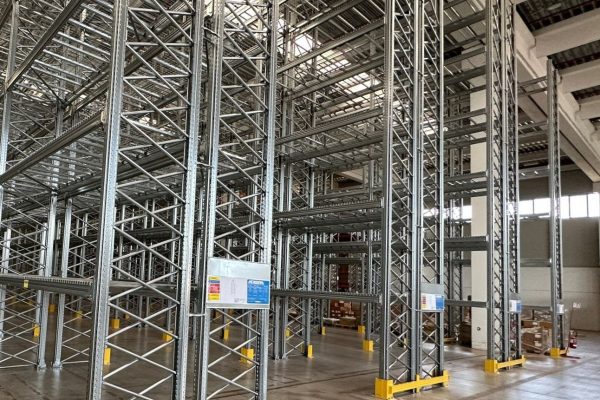 Rafturi metalice pentru paleți cu opțiune de rezistență seismică testată științific