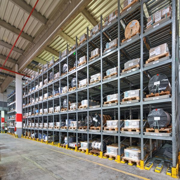 Sistem rafturi metalice clasic cu rigidizare centrală Superbuild 2